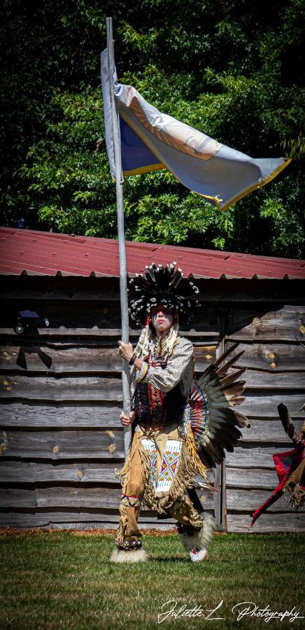 Hotel Les Tipis Du Bonheur De Vivre Brûlon Zewnętrze zdjęcie